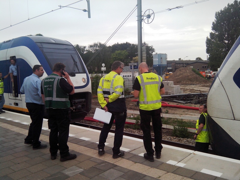 storing gestrande sprinter monteurs prorail aan het werk Harderwijk