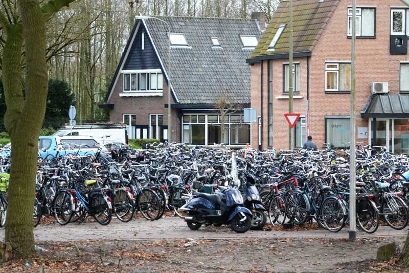 fiets in de stalling harderwijk103